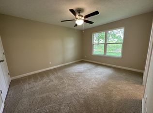 330 Breckinridge Cir, Vine Grove, KY 40175