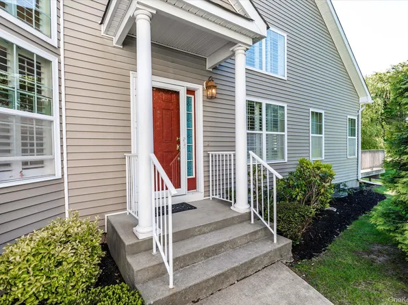 43 Halley Lane, Miller Place, NY 11764