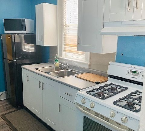 2nd image of 355 Bruce Ave #3