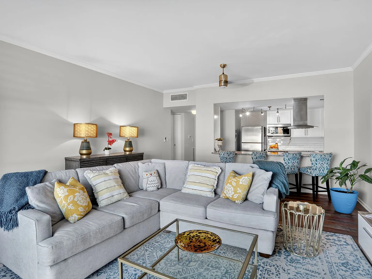 1 bed, 815 sqft, $1,850 — Photo 3