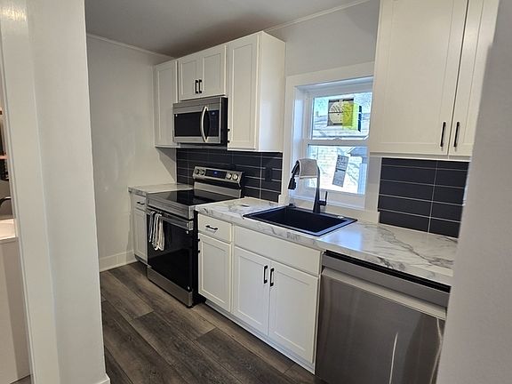 2nd image of 246 W 14th St #1/2
