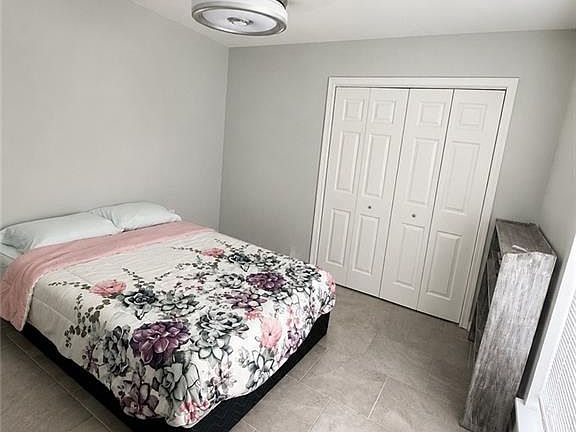 5th image of 3818 Sarasota Dr