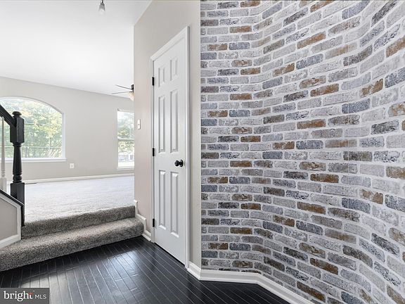 5th image of 25328 Ashbury Dr
