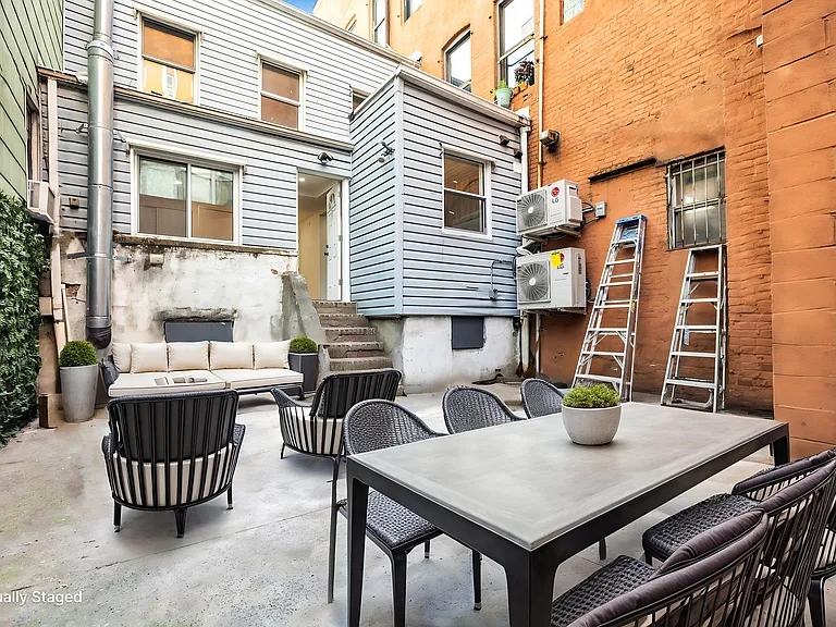 308 Graham Ave #T — Photo 3