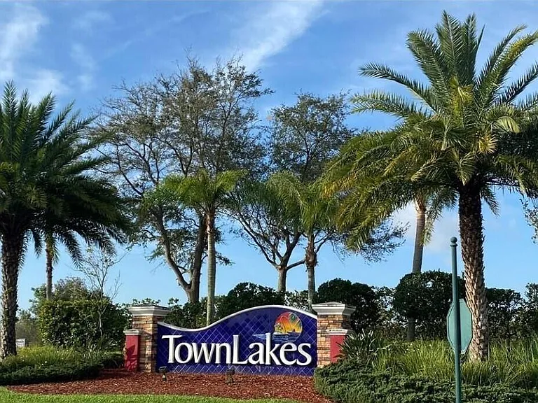 18168 Horizon View Blvd — Photo 1