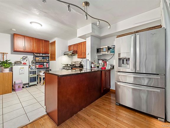 5th image of 14477 37th Avenue