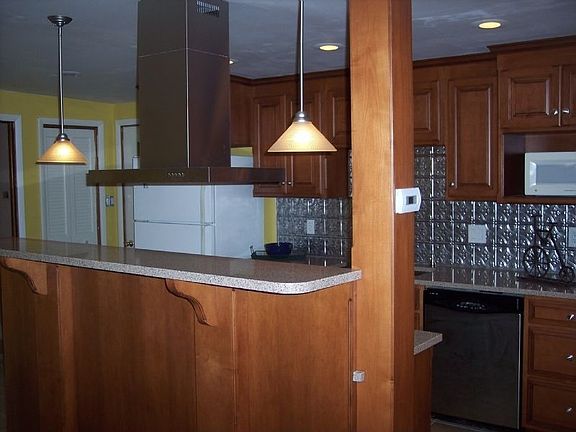 2nd image of 430 Cleveland Ave