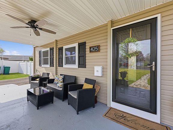 4th image of 425 Austin Cir