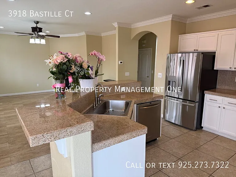 3918 Bastille Ct — Photo 15