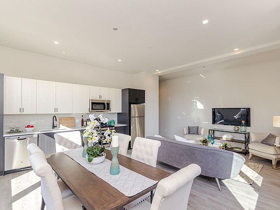 3rd image of 1500 W Ainslie St #29jhtgfkw