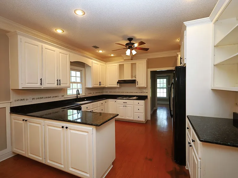 1054 Ridge Rd — Photo 13
