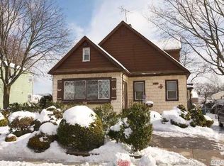 1033 N Fletcher Ave, Valley Stream, NY 11580