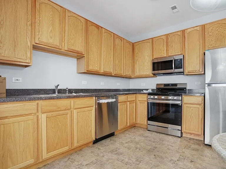 2045 Limestone Ln — Photo 4