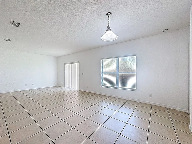 662 Vitoria Rd — Photo 5