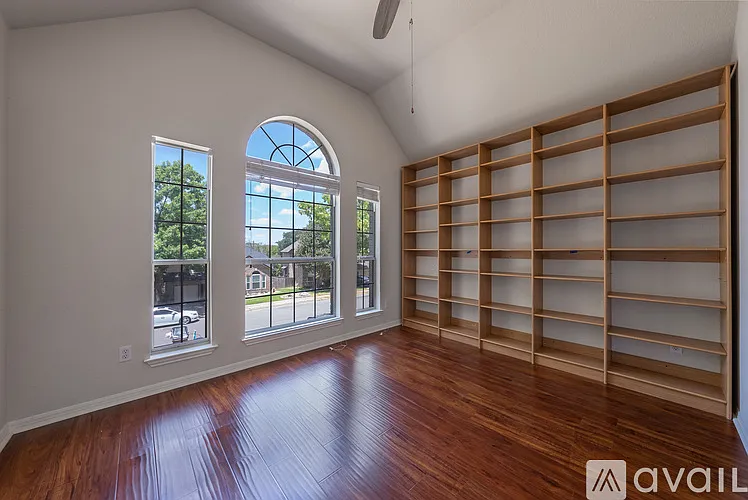 2421 Falcon Dr — Photo 8