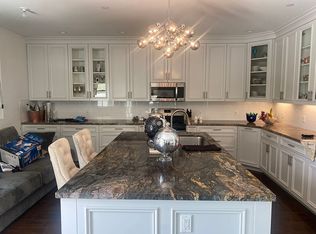 15732 Vincennes St, North Hills, CA 91343