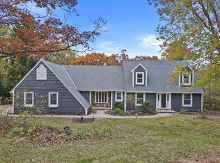 S1W31448 Hickory Hollow Ct, Delafield, WI