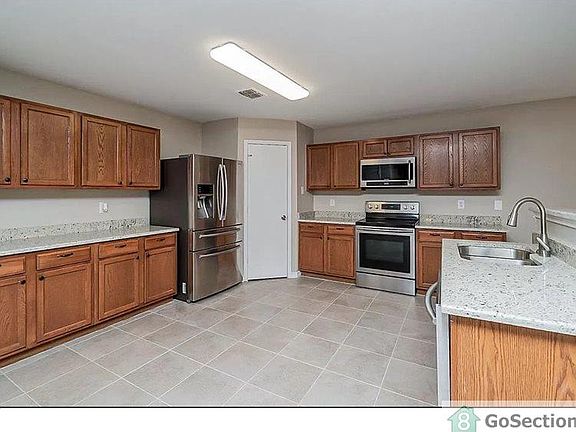 4th image of 1122 Wyatt Earp Dr