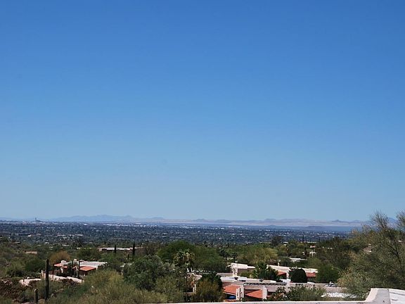 3rd image of 5401 N Camino De Las Brisas