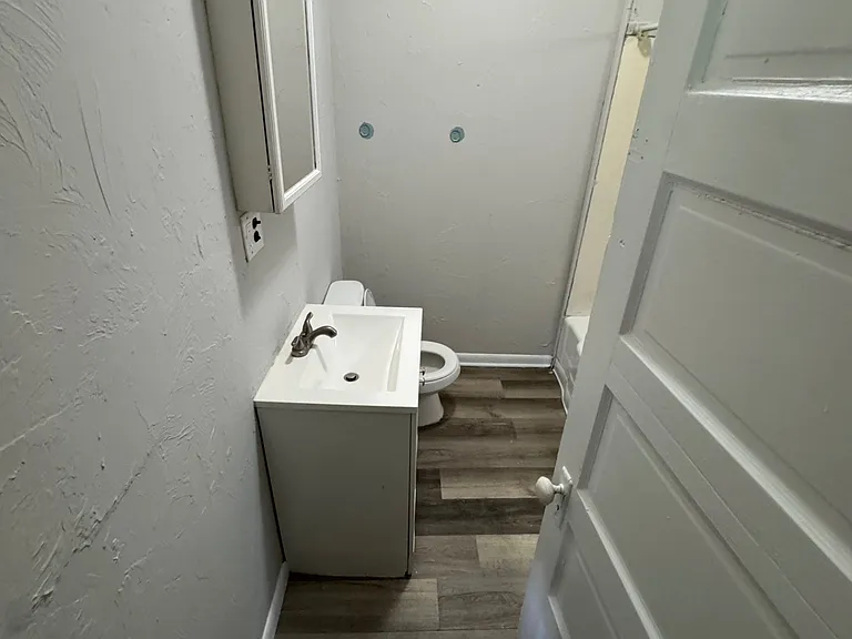 5911 Lansing Ave — Photo 9