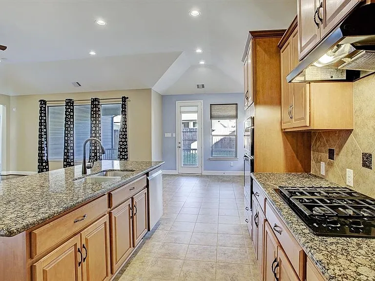 11022 Avery Oaks Ln — Photo 22