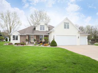 1121 Tara Marie Ct, Green Bay, WI 54313