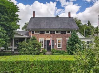 209 S Franklin St, Chagrin Falls, OH 44022