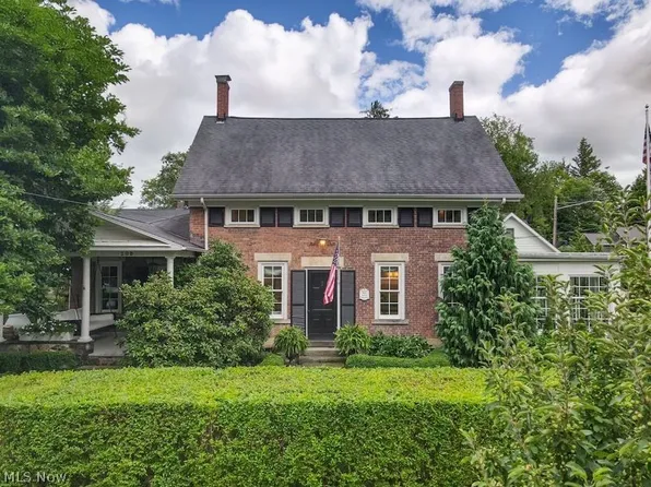 209 S Franklin St, Chagrin Falls, OH 44022