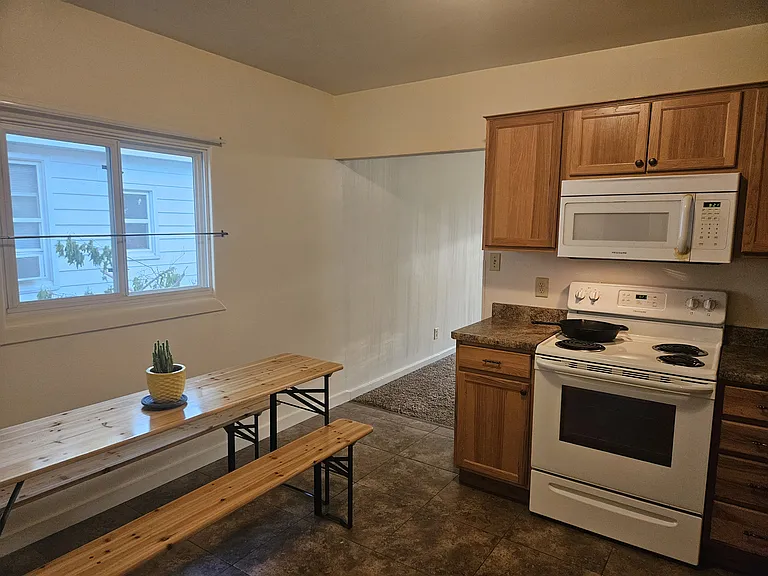 256 S 6th St — Photo 6