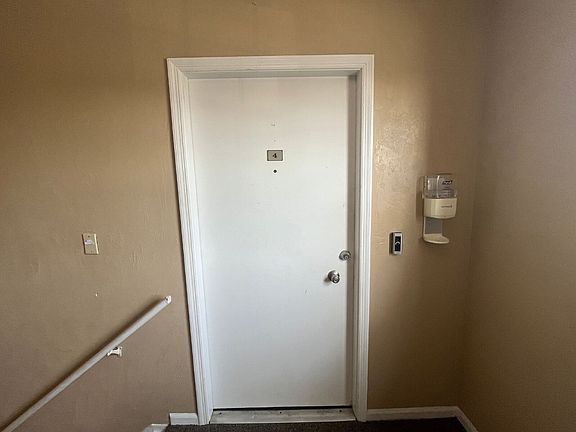 2nd image of 1920 E Edgewood Dr APT K4