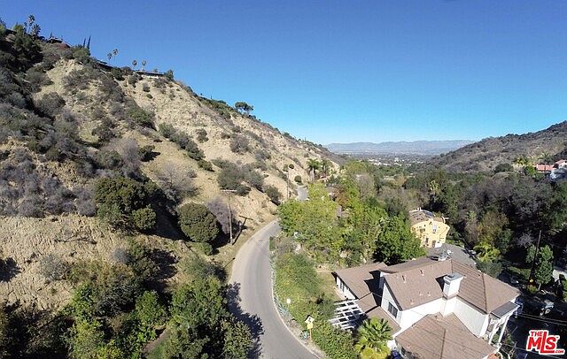 1st image of 3539/3547 Camino De La Cumbre