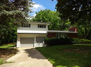 119 Ridgeview Ave, Rockford, IL 61107