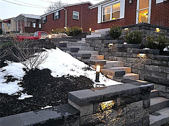 5th image of 539 Meadowvale Dr