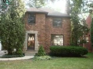 826 University Pl, Grosse Pointe, MI 48230