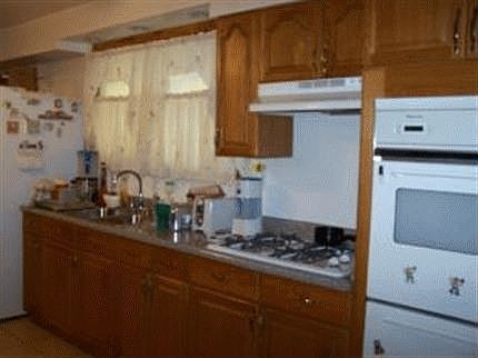3rd image of 1215 Milton St