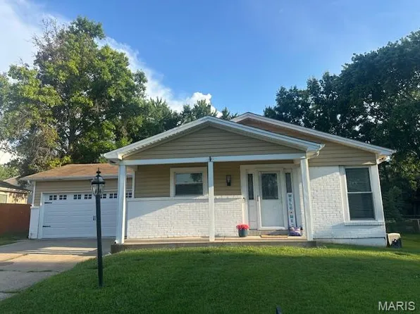 108 Mill Pond Dr, O'Fallon, MO 63366