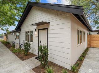 7711 34th Ave SW #B, Seattle, WA 98126