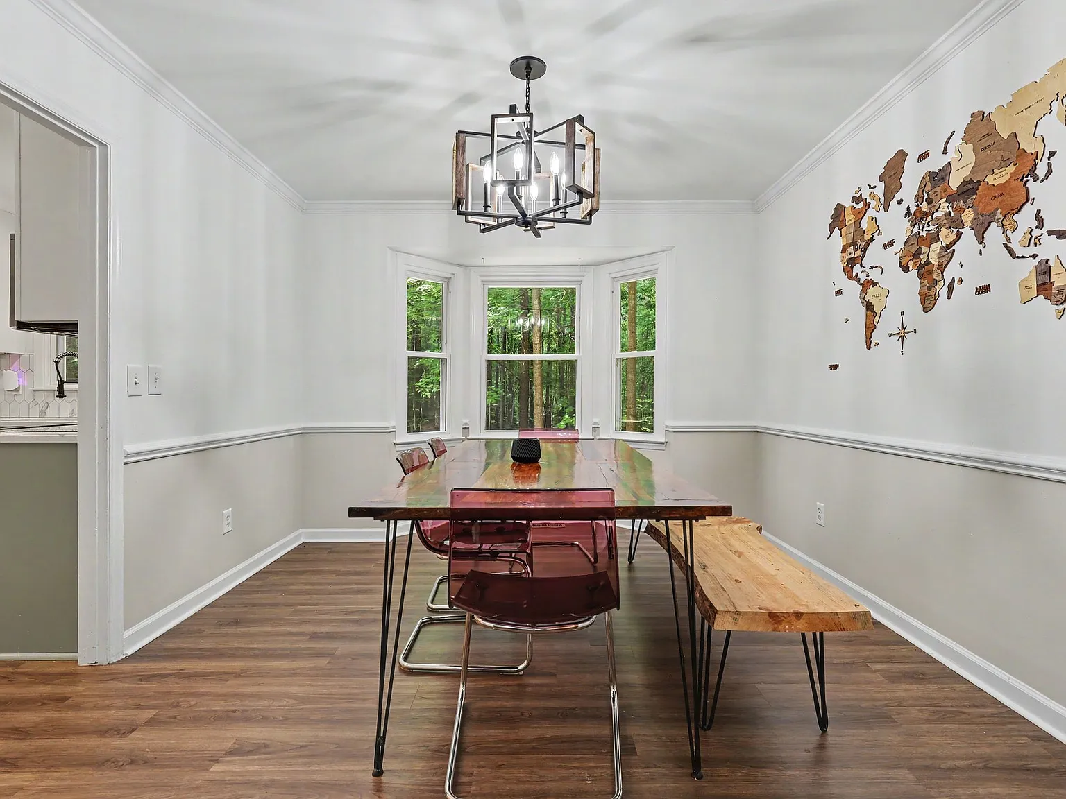 3 bed, 2.5 bath, 2370 sqft, $3,200 — Photo 3