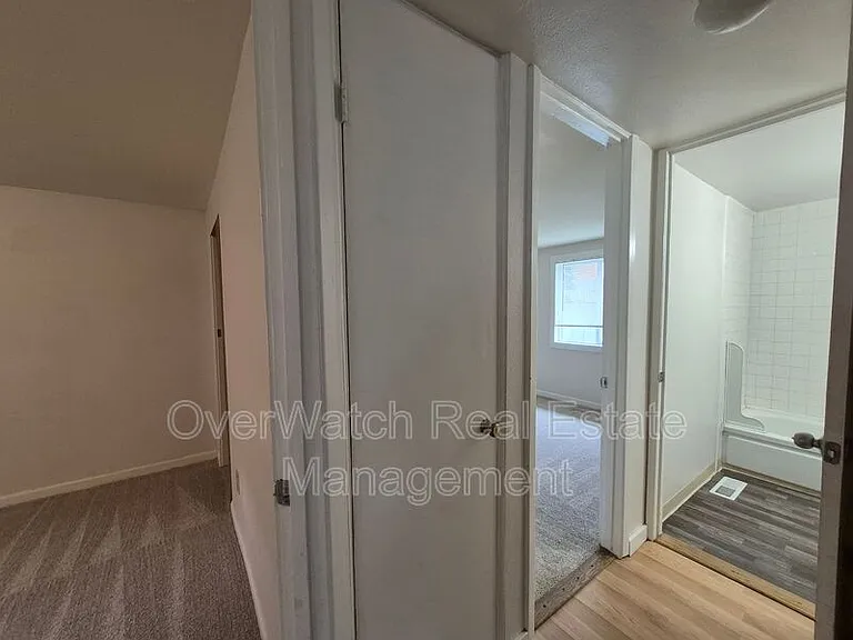 1604 Elmendorf Dr — Photo 5