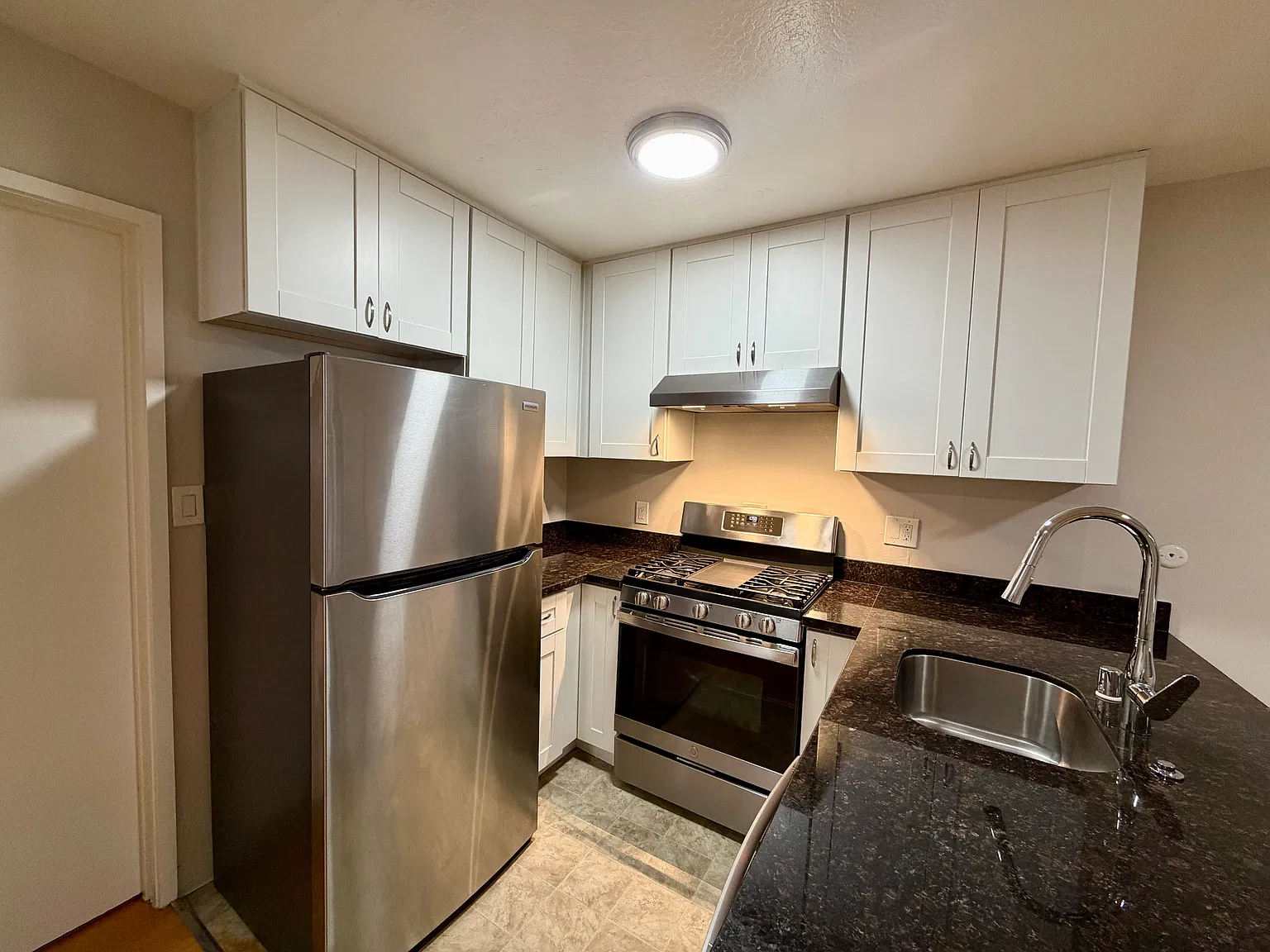 475 Alcatraz Ave — Photo 4