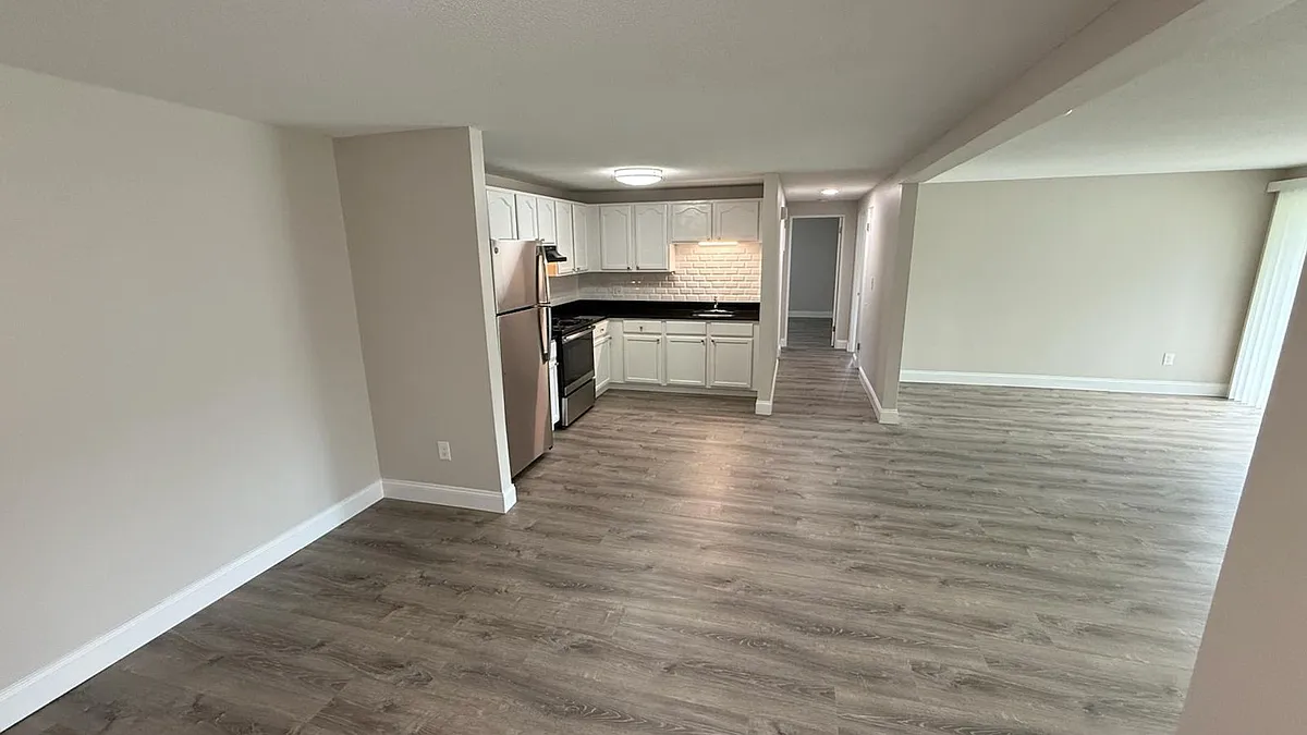 Building Photo - 310 Thompson Road LLC