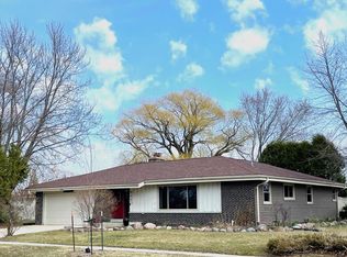 6490 South Crane DRIVE, Oak Creek, WI