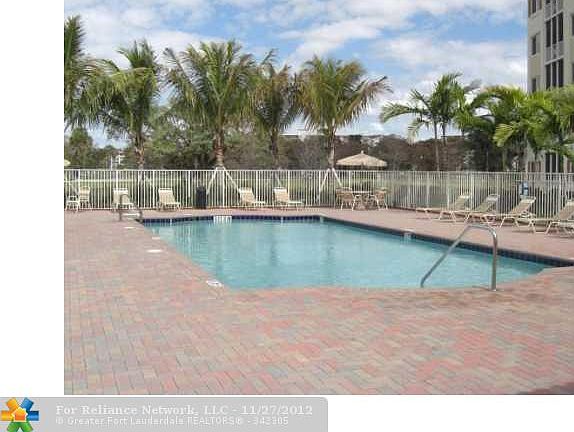 2nd image of 3600 Oaks Clubhouse Dr APT 302