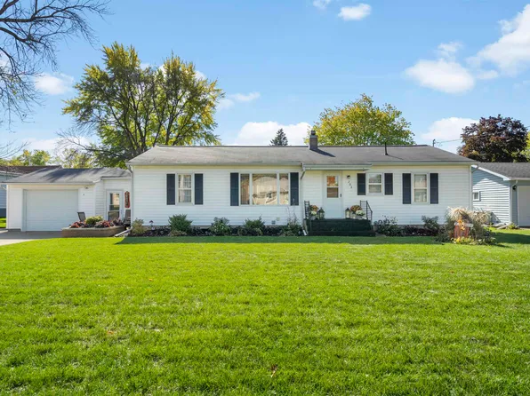 206 W Acers St, Manchester, IA 52057