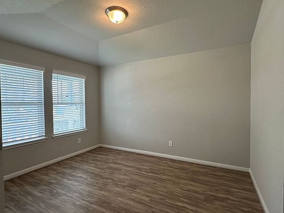 3rd image of 1234 Meyers Mdw