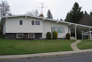 1st image of 2220 W Rosewood Ave