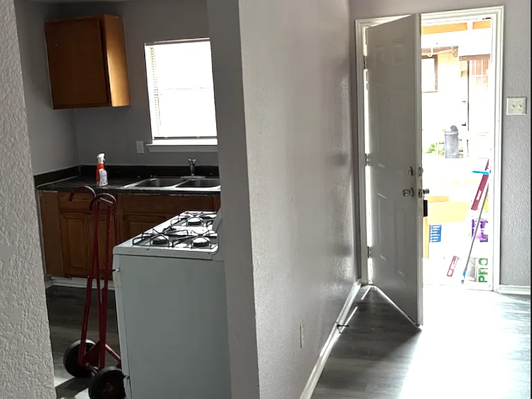 335 Clovis Pl #3 — Photo 2