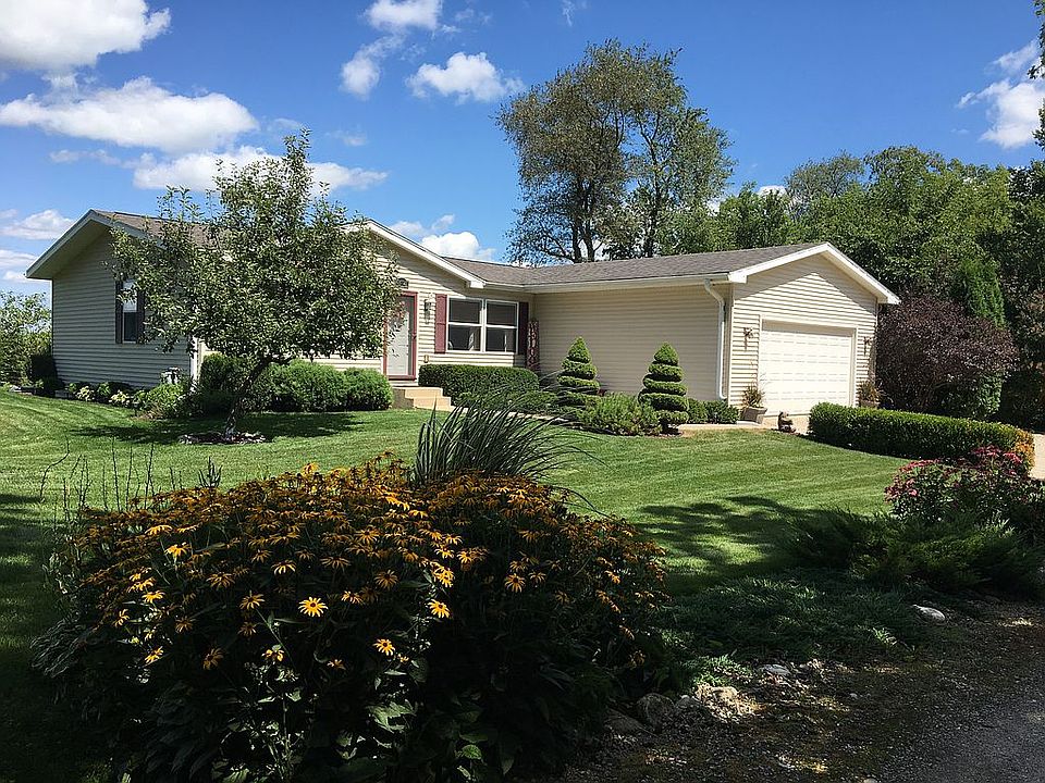 1st image of W6652 Shore Woods Dr