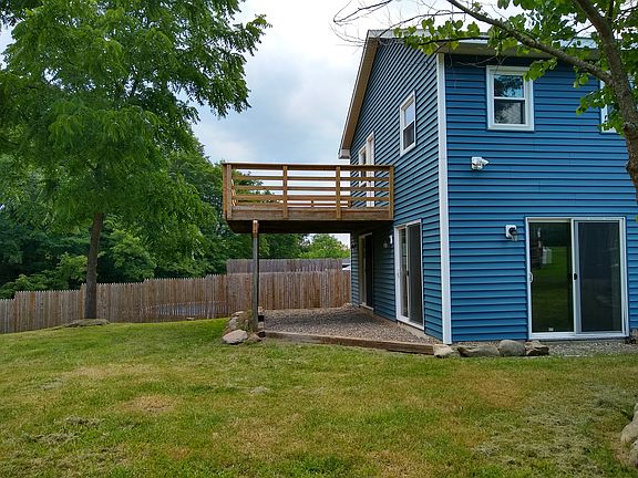 Back Deck (upper)/ patio