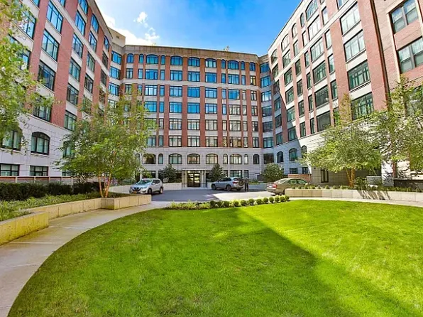 125 Parkside Ave #3P, Brooklyn, NY 11226